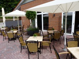 Außenaufnahme Terrasse am Haus der Begegnung