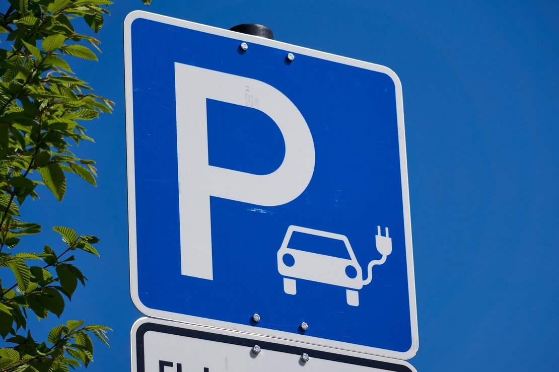 Kennzeichnung Elektroladesäule