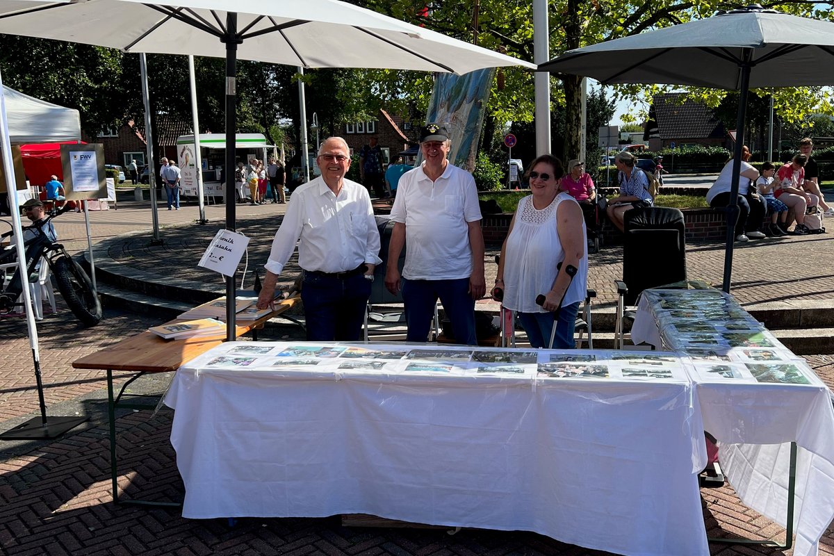 Stand vom Gemeindearchiv auf dem Fest der Vereine und Verbände