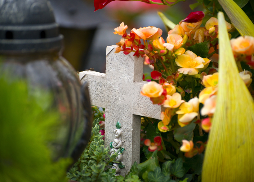 Kreuz auf dem Friedhof